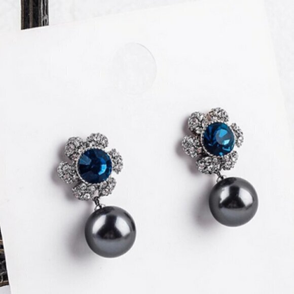 Unique crystal flower pearl drop boho earrings … - Picture 3 of 8